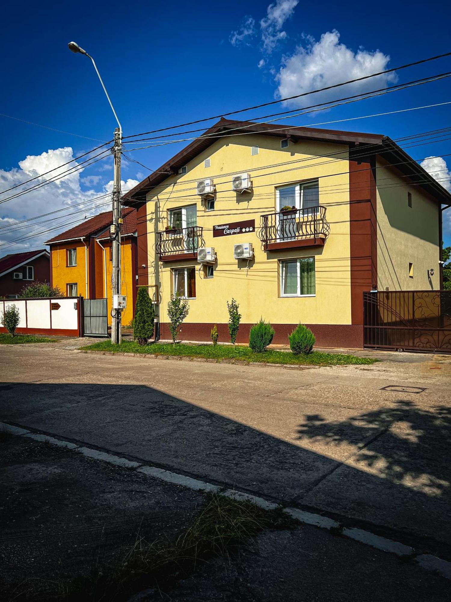Pensiune Carpati Hunedoara Buitenkant foto